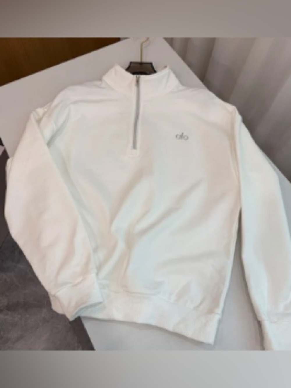 ALO Yoga White Half-Zip Sweatshirt